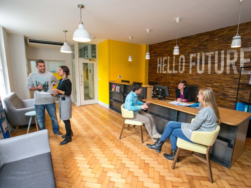 ingiltere dil okulu çalışma izni